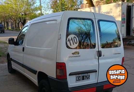 Utilitarios - Peugeot Partner 2011 Diesel 197000Km - En Venta