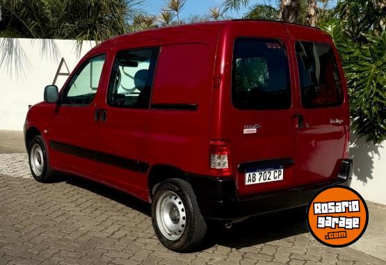 Utilitarios - Citroen BERLINGO BUSINESS MIXTO 2017 Nafta 115000Km - En Venta