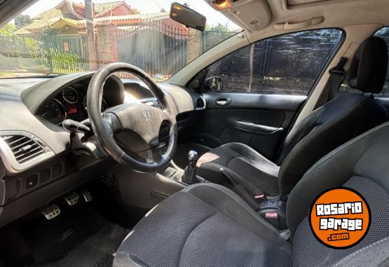 Autos - Peugeot 207 compact 2010 Nafta 265000Km - En Venta