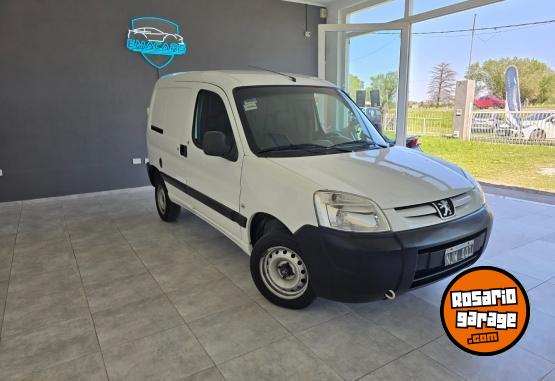 Utilitarios - Peugeot Partner 2013 Nafta 94000Km - En Venta
