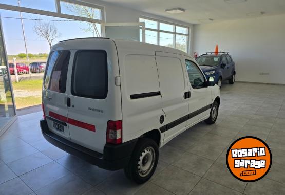 Utilitarios - Peugeot Partner 2013 Nafta 94000Km - En Venta