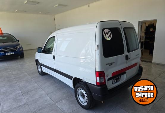 Utilitarios - Peugeot Partner 2013 Nafta 94000Km - En Venta