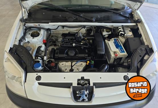 Utilitarios - Peugeot Partner 2013 Nafta 94000Km - En Venta