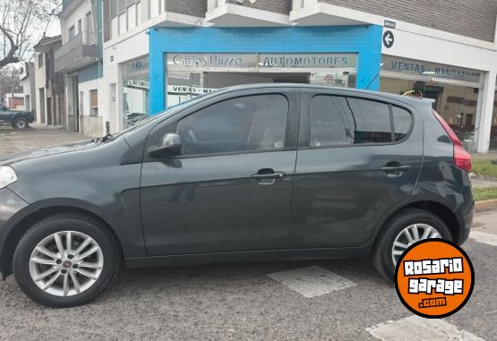 Autos - Fiat Palio essence 5p 2014 Nafta 180000Km - En Venta