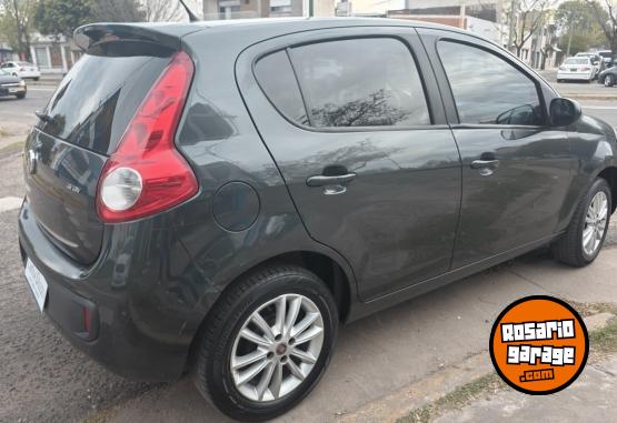 Autos - Fiat Palio essence 5p 2014 Nafta 180000Km - En Venta