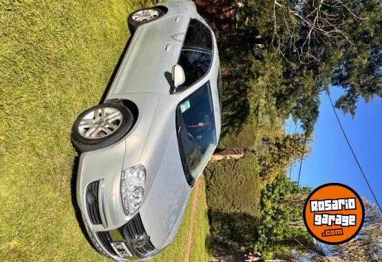 Autos - Volkswagen Vento 2011 Nafta 194000Km - En Venta