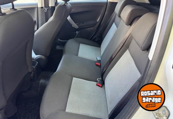 Autos - Peugeot 208 allure touchscreen 2015 Nafta 100000Km - En Venta