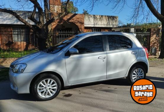 Autos - Toyota Etios xls 2015 Nafta 53400Km - En Venta