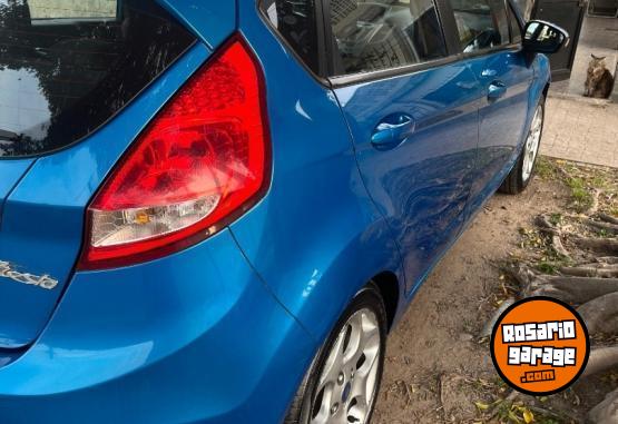 Autos - Ford Fiesta Kinetic Titanium 2013 GNC 174000Km - En Venta