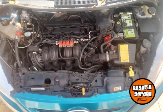 Autos - Ford Fiesta Kinetic Titanium 2013 GNC 174000Km - En Venta