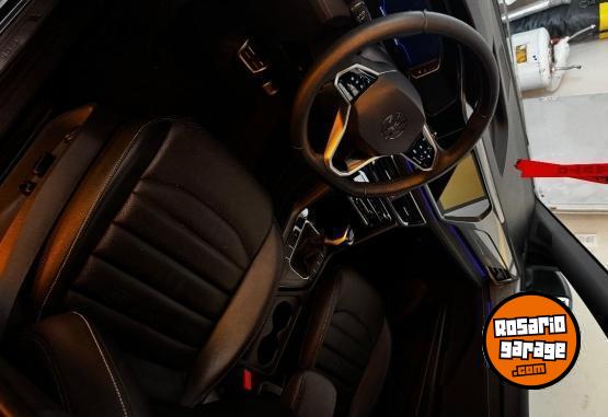 Autos - Volkswagen Taos 2024 Nafta 13000Km - En Venta