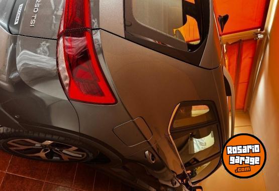 Autos - Volkswagen Taos 2024 Nafta 13000Km - En Venta