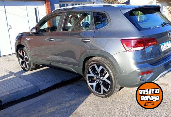 Autos - Volkswagen Taos 2024 Nafta 14000Km - En Venta