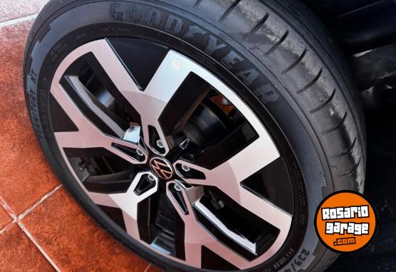 Autos - Volkswagen Taos 2024 Nafta 18000Km - En Venta