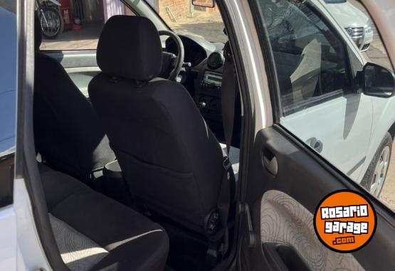 Autos - Ford fiesta max 1.6 2009 Nafta 149000Km - En Venta