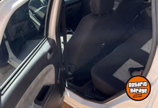 Autos - Ford fiesta max 1.6 2009 Nafta 149000Km - En Venta