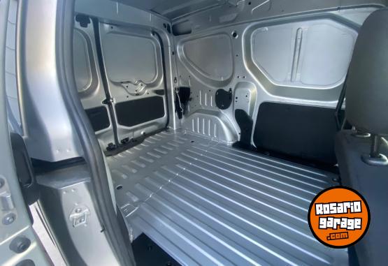 Utilitarios - Renault Renault Kangoo 2022 Nafta 93000Km - En Venta