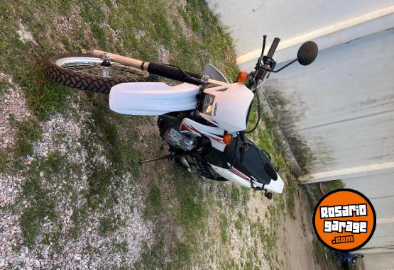 Motos - Honda Tornado 2023 Nafta 14700Km - En Venta