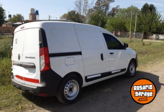Utilitarios - Renault Kangoo 2019 Diesel 50000Km - En Venta