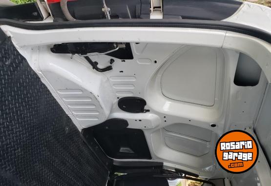 Utilitarios - Renault Kangoo 2019 Diesel 50000Km - En Venta