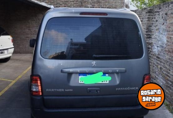 Utilitarios - Peugeot Partner patagonica 2017 Diesel 117000Km - En Venta