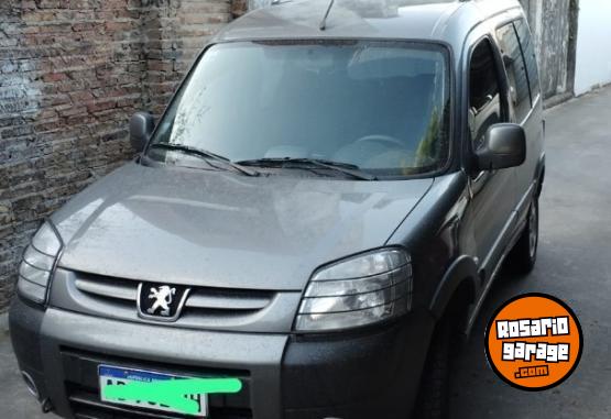 Utilitarios - Peugeot Partner patagonica 2017 Diesel 117000Km - En Venta
