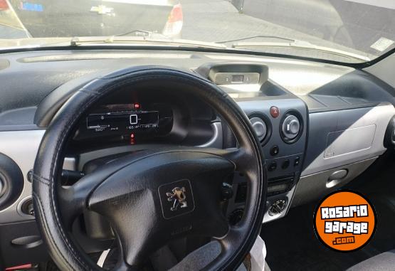 Utilitarios - Peugeot Partner patagonica 2017 Diesel 117000Km - En Venta