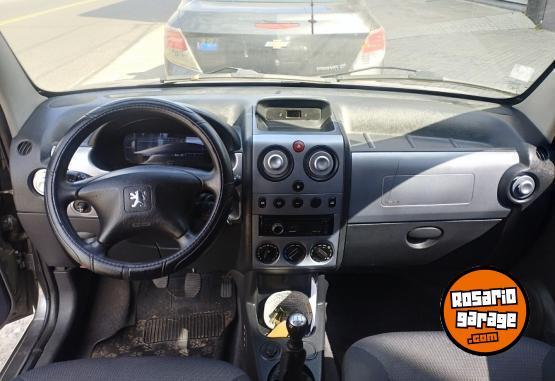 Utilitarios - Peugeot Partner patagonica 2017 Diesel 117000Km - En Venta