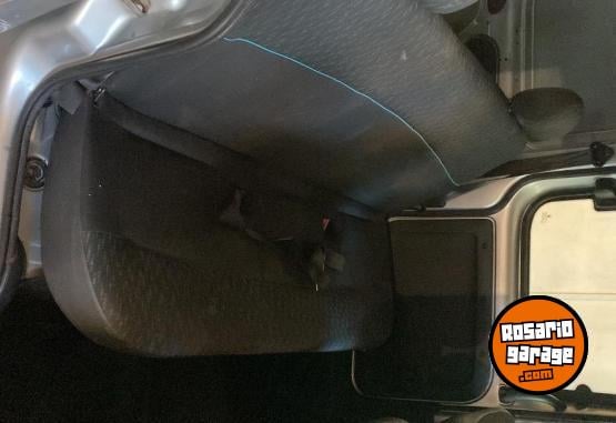 Utilitarios - Renault Kangoo 2015 GNC 188000Km - En Venta