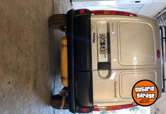 Utilitarios - Renault Kangoo 2015 GNC 188000Km - En Venta