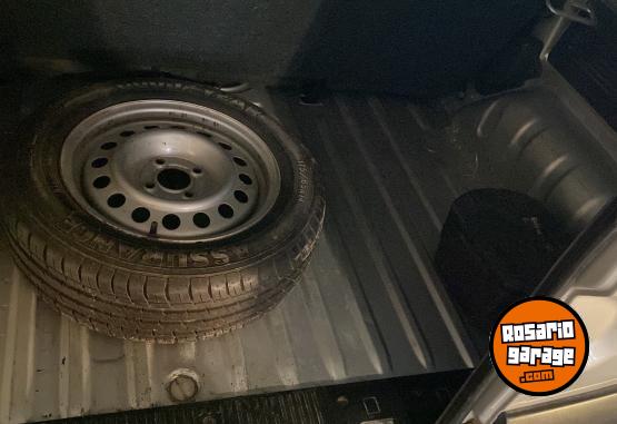 Utilitarios - Renault Kangoo 2015 GNC 188000Km - En Venta