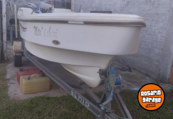 Embarcaciones - Vendo lancha Tracker 540 + Mercury 40 Hp 2 tiempos Power Trim - En Venta