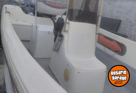 Embarcaciones - Vendo lancha Tracker 540 + Mercury 40 Hp 2 tiempos Power Trim - En Venta