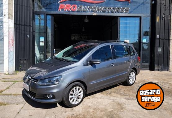 Autos - Volkswagen Suran Highline 2015 Nafta 81000Km - En Venta