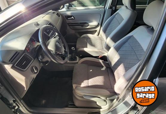 Autos - Volkswagen Suran Highline 2015 Nafta 81000Km - En Venta