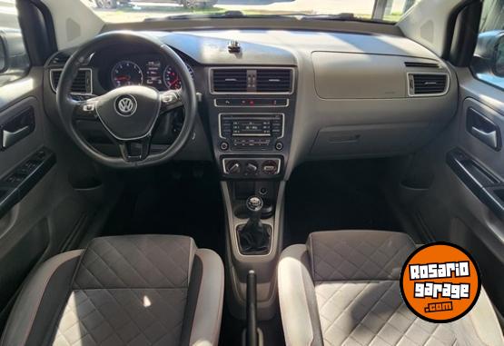 Autos - Volkswagen Suran Highline 2015 Nafta 81000Km - En Venta