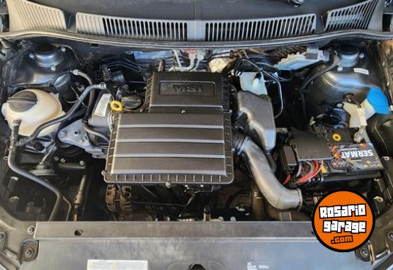 Autos - Volkswagen Suran Highline 2015 Nafta 81000Km - En Venta