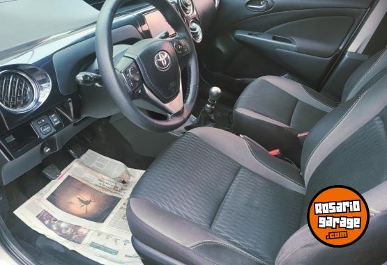 Autos - Toyota Etios 2016 Nafta 79000Km - En Venta