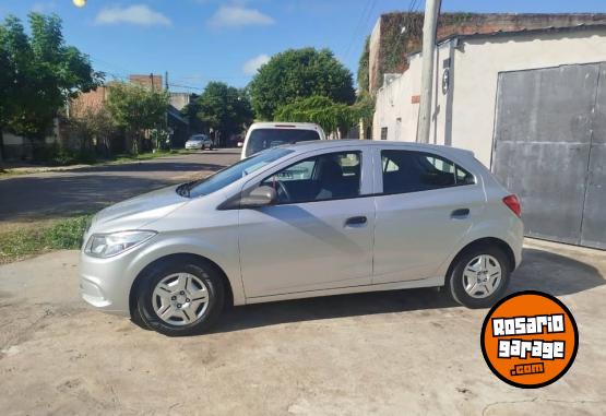 Autos - Chevrolet Onix Joy 2017 Nafta 122000Km - En Venta