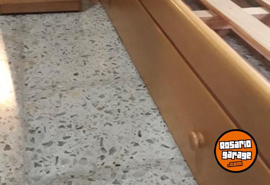 Hogar - LQUIDO CAMA DE UNA PLAZA Y MESA DE LUZ EN EXCELENTE ESTADO - En Venta