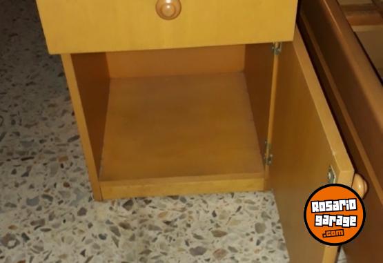 Hogar - LQUIDO CAMA DE UNA PLAZA Y MESA DE LUZ EN EXCELENTE ESTADO - En Venta