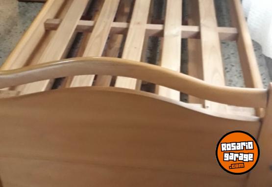 Hogar - LQUIDO CAMA DE UNA PLAZA Y MESA DE LUZ EN EXCELENTE ESTADO - En Venta