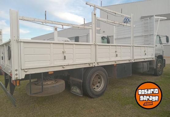 Camiones y Gras - VW 13180 CHASIS CON CARROCERIA - En Venta