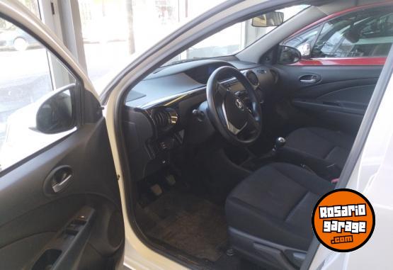 Autos - Toyota ETIOS caja manual 6 2023 Nafta - En Venta