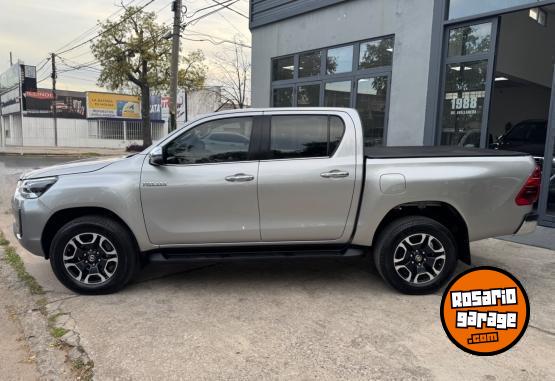 Camionetas - Toyota Hilux SRX 2021 Diesel  - En Venta
