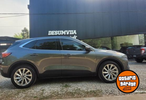 Camionetas - Ford KUGA TITANIUM HIBRIDA 4X4 2021 Electrico / Hibrido 110000Km - En Venta