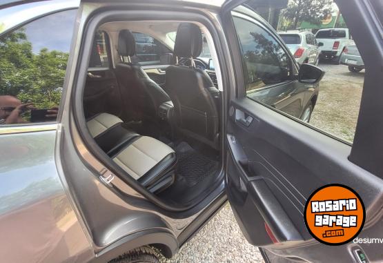 Camionetas - Ford KUGA TITANIUM HIBRIDA 4X4 2021 Electrico / Hibrido 110000Km - En Venta