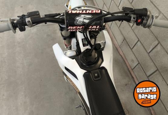 Motos - Husqvarna fc 450 Rockstar Edition 2025 Nafta 48Km - En Venta