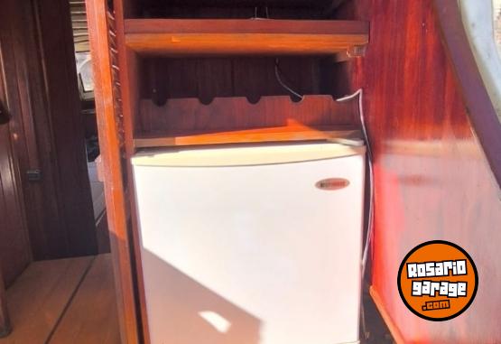 Embarcaciones - CRUCERO MADERA EN BUEN ESTADO - En Venta