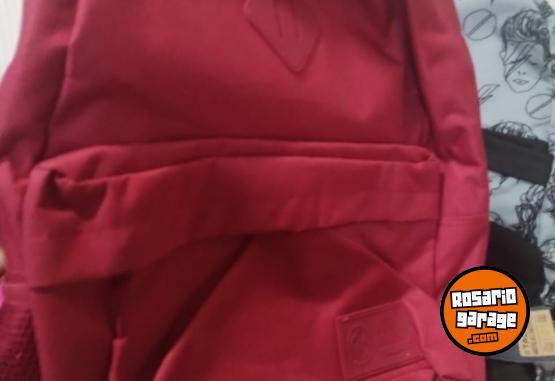 Indumentaria - Mochilas nuevas - En Venta